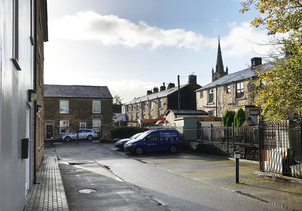 2 Bedroom Flat To Let in Garden Court, Ramsbottom, Bury, Lancs, BL0 9FW JH Sales and Lettings