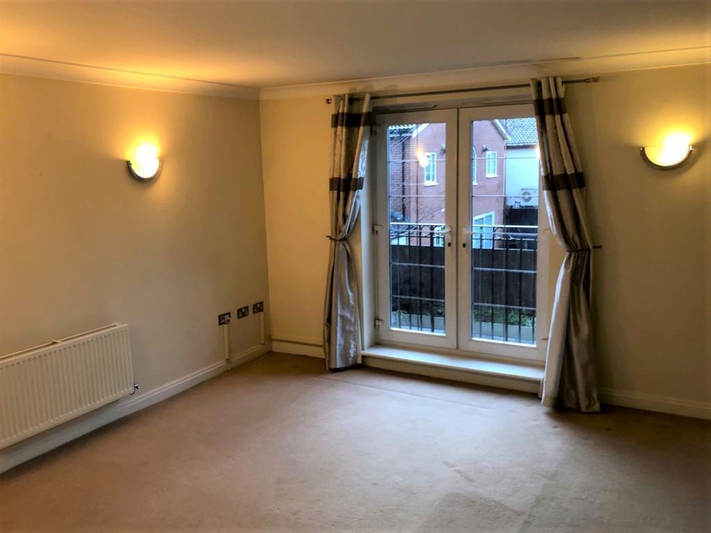 2 Bedroom Apartment To Let in Orchard Court, Bury, Lancs, BL9 9JS JH