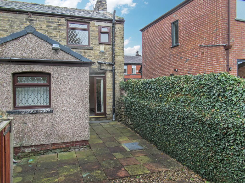 2 Bedroom End Terraced To Let in Tottington Road, Bury, Lancs, BL8 1TA