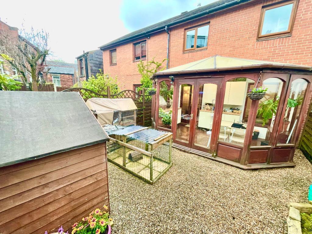 3 Bedroom Townhouse For Sale in Harwood Road, Tottington, Bury, BL8 4AE