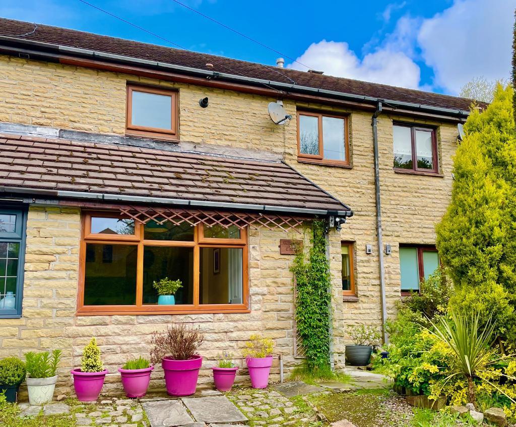 3 Bedroom Townhouse For Sale in Harwood Road, Tottington, Bury, BL8 4AE