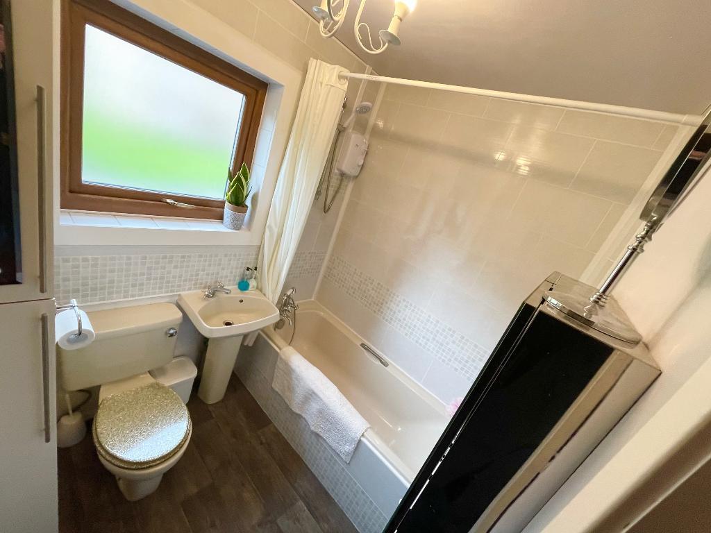 3 Bedroom Townhouse For Sale in Harwood Road, Tottington, Bury, BL8 4AE