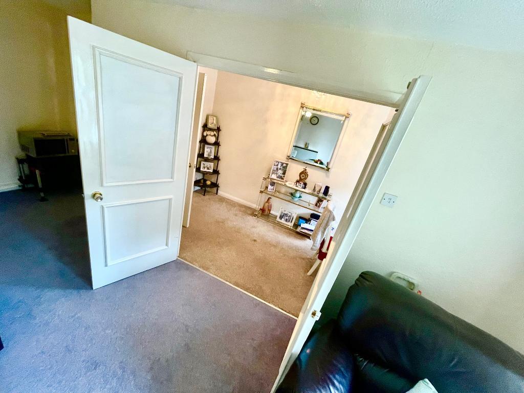 2 Bedroom Apartment For Sale in Kay Brow, Ramsbottom, BL0 9AY JH