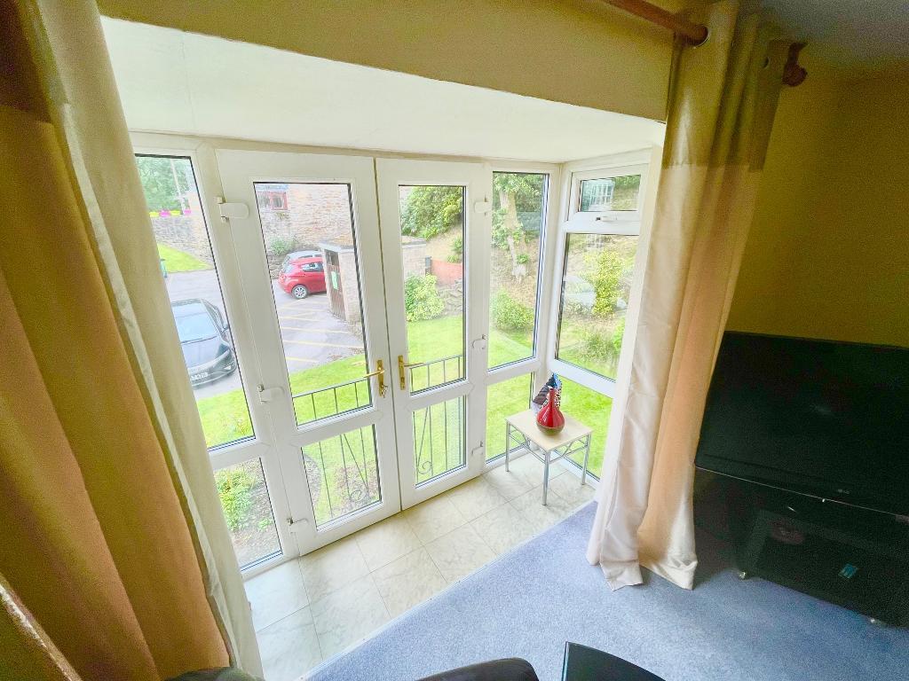 2 Bedroom Apartment For Sale in Kay Brow, Ramsbottom, BL0 9AY JH