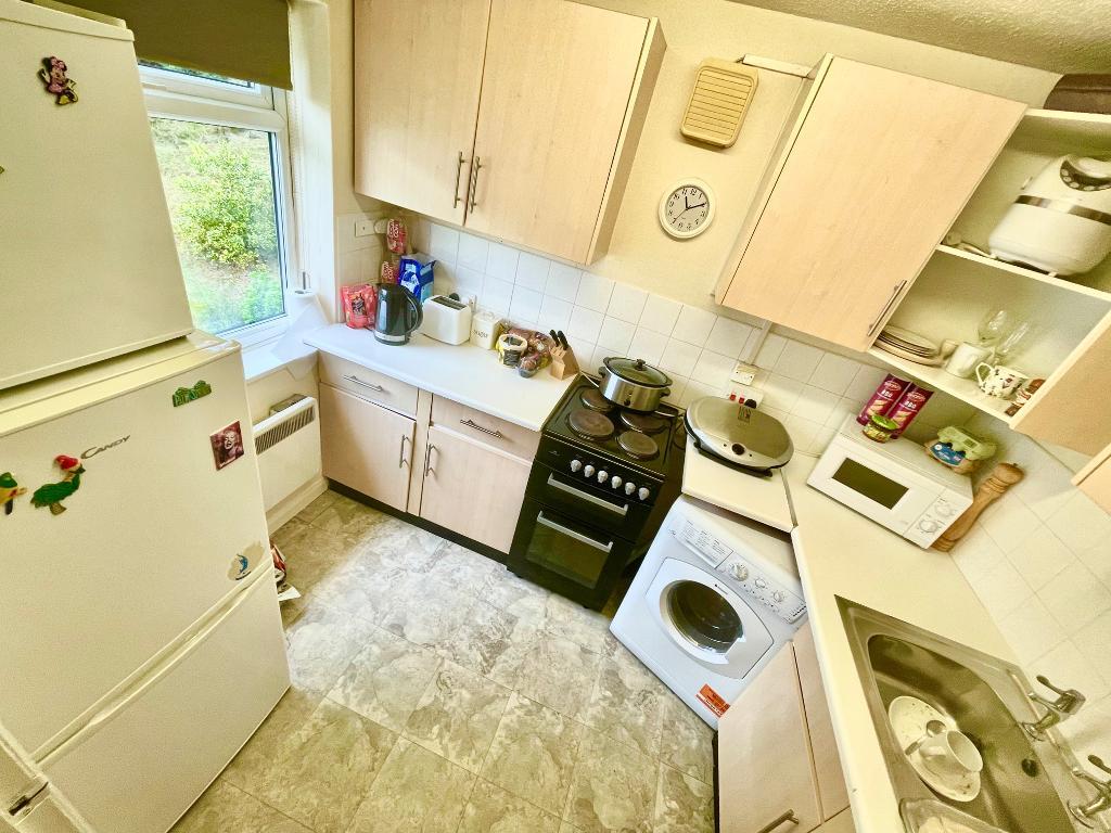 2 Bedroom Apartment For Sale in Kay Brow, Ramsbottom, BL0 9AY JH Sales and Lettings in