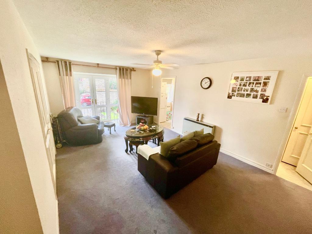 2 Bedroom Apartment For Sale in Kay Brow, Ramsbottom, BL0 9AY JH