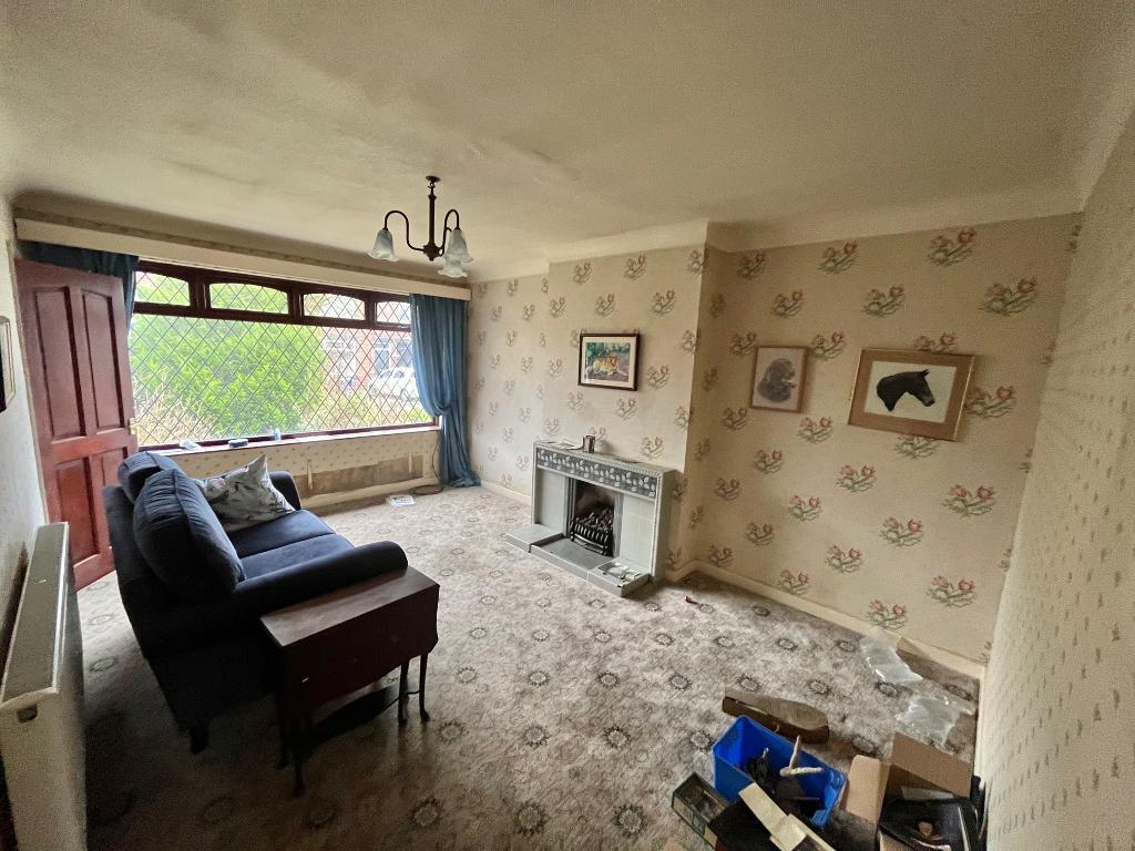 3 Bedroom SemiDetached For Sale in Hawthorn Crescent, Tottington, Bury, Lancs, BL8 3NG JH