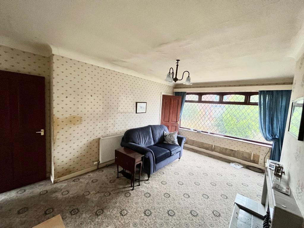 3 Bedroom SemiDetached For Sale in Hawthorn Crescent, Tottington, Bury, Lancs, BL8 3NG JH