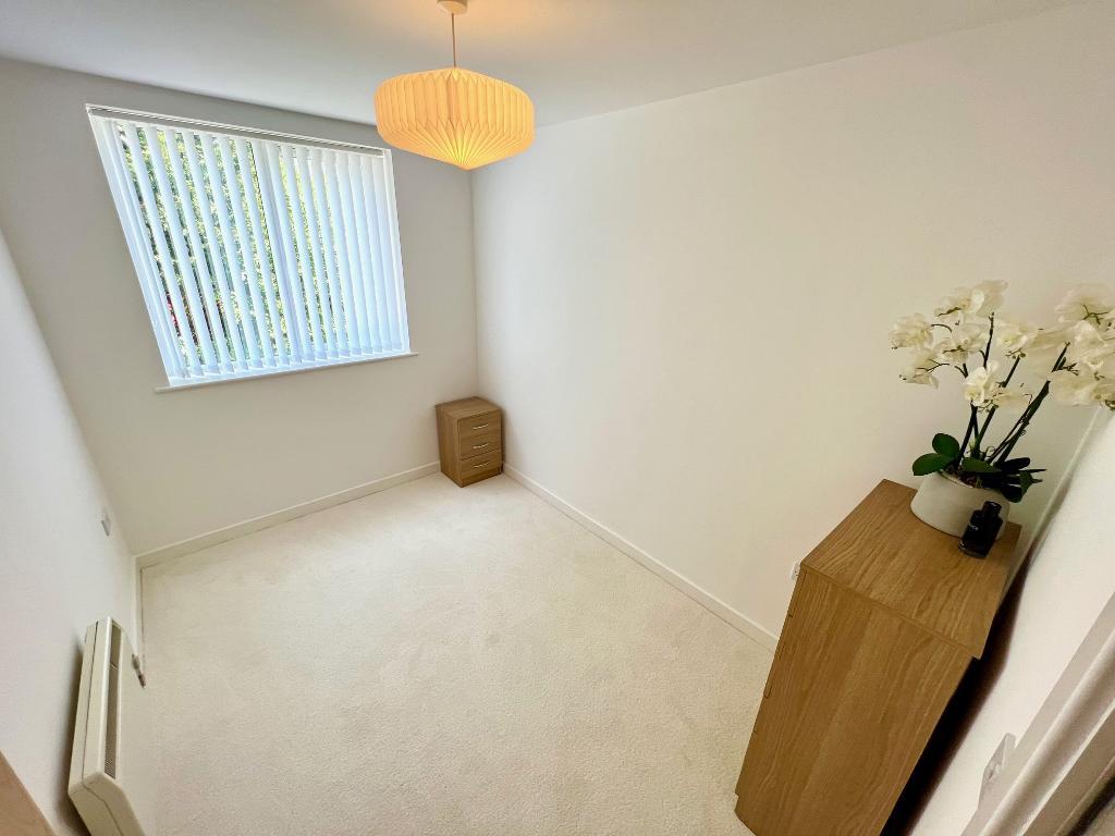 2 Bedroom Apartment For Sale in Garden Court, Ramsbottom, Bury, Lancs