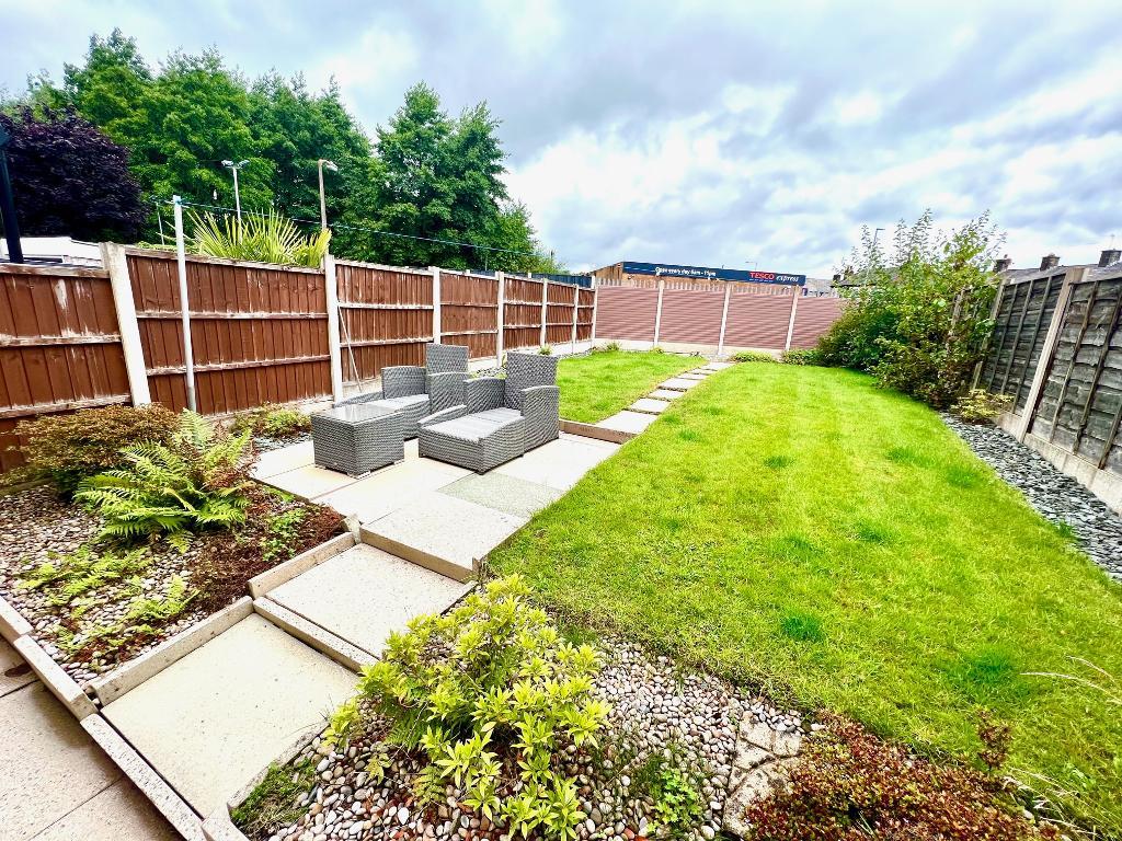 2 Bedroom SemiDetached For Sale in Lomond Drive, Bury, BL8 1UL JH