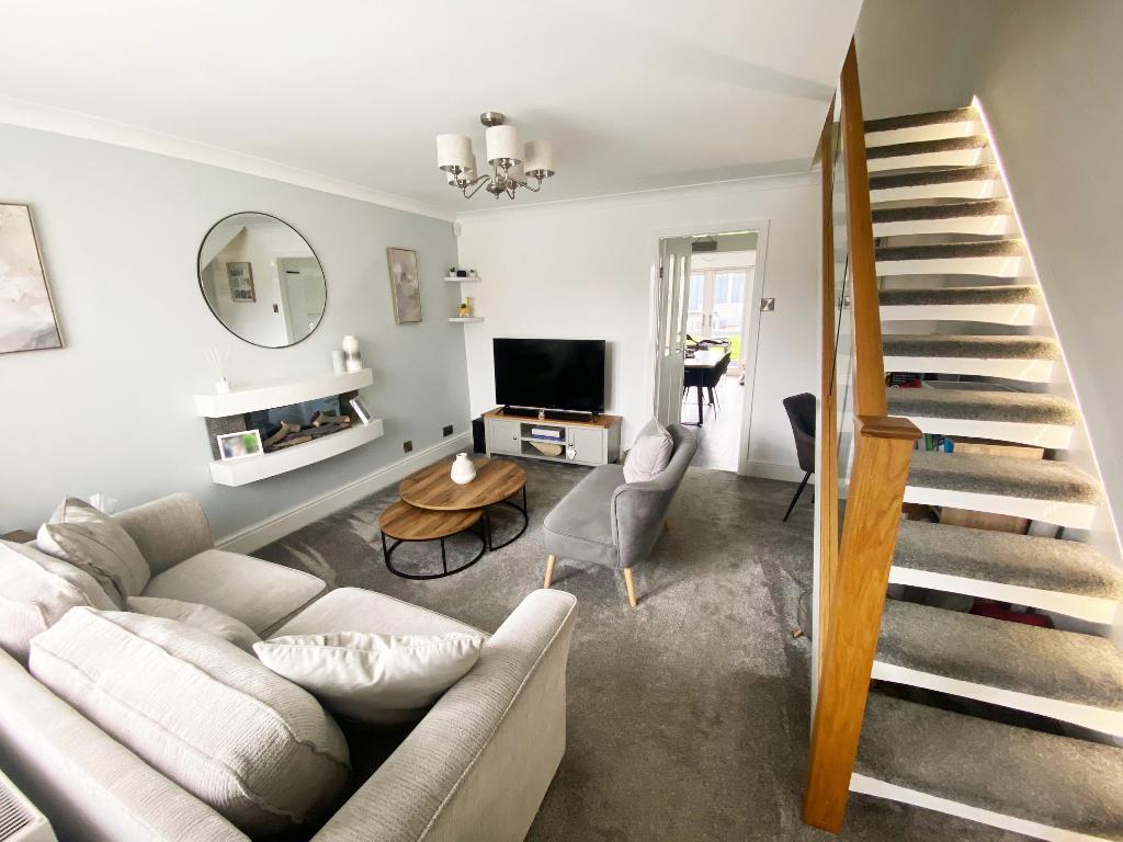 2 Bedroom SemiDetached For Sale in Lomond Drive, Bury, Lancashire, BL8