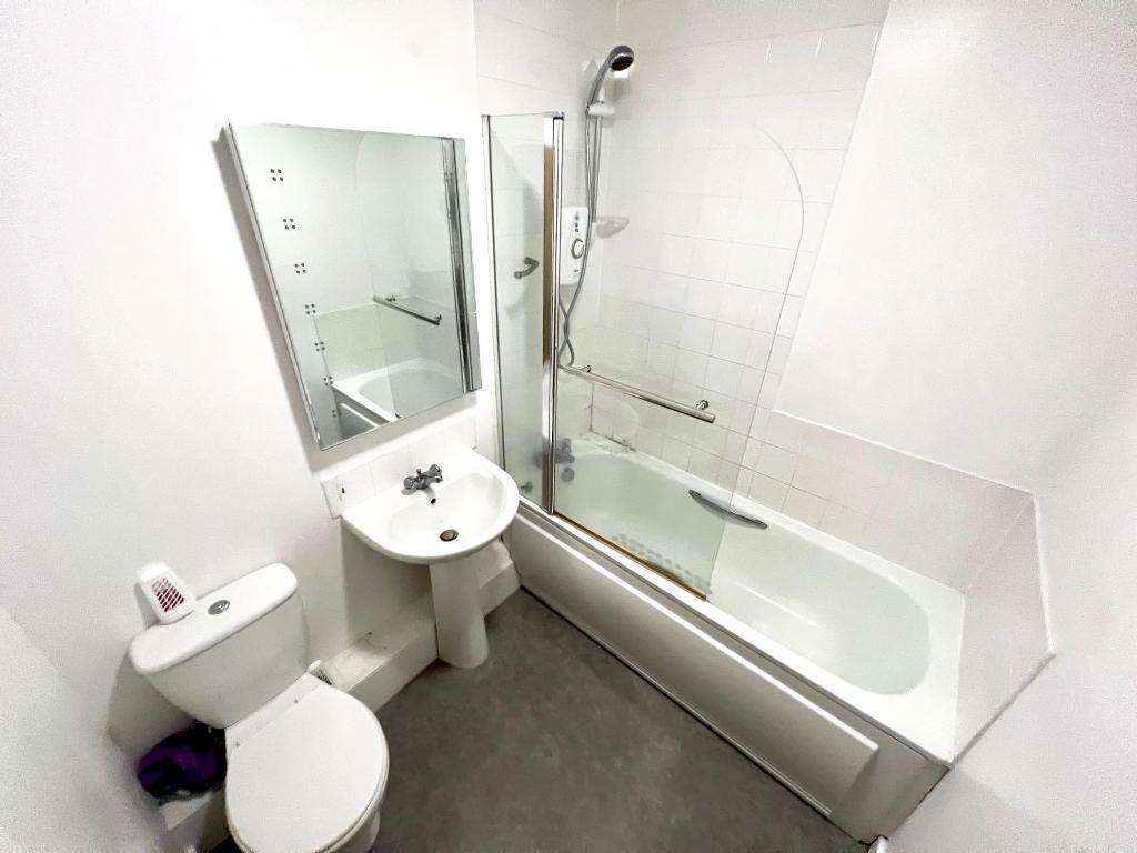 1 Bedroom Ground Floor apartment For Sale in Garden Court, Ramsbottom