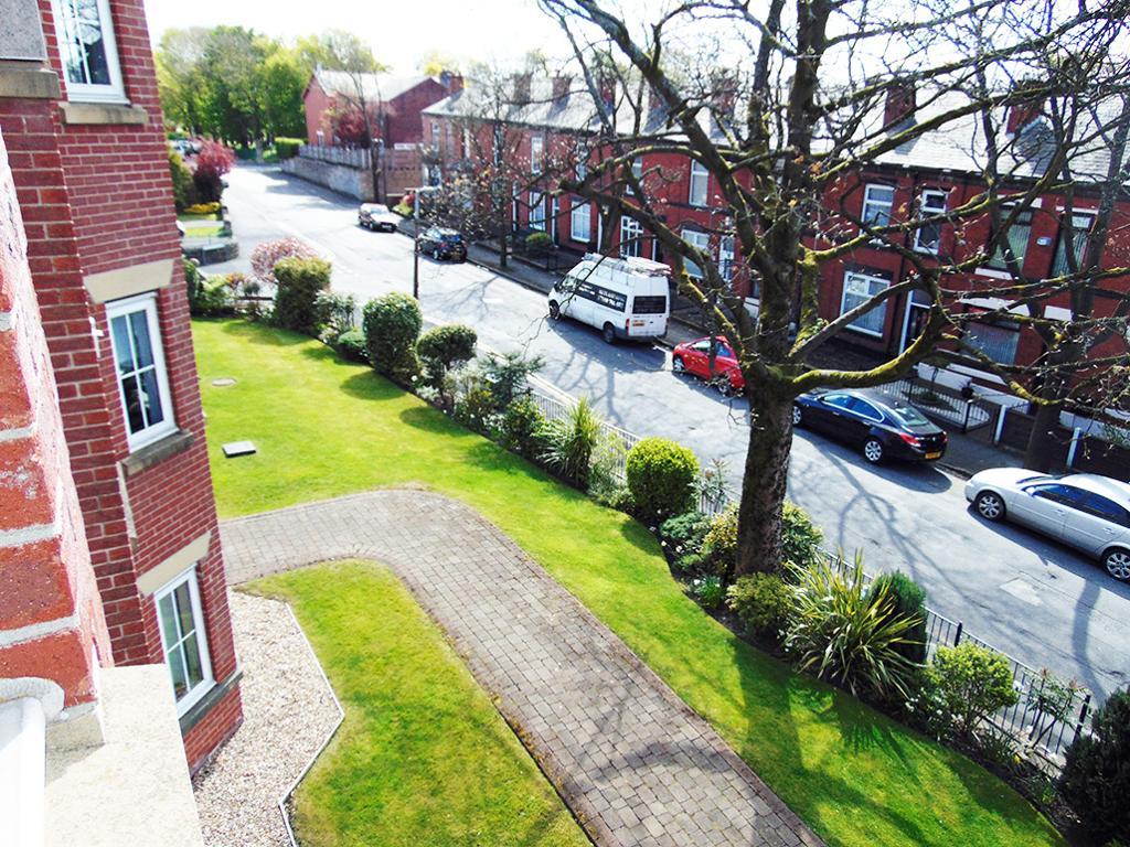 2 Bedroom Flat To Let in Derby Court, Bury, Lancs, BL9 6WG JH Sales and Lettings in Tottington