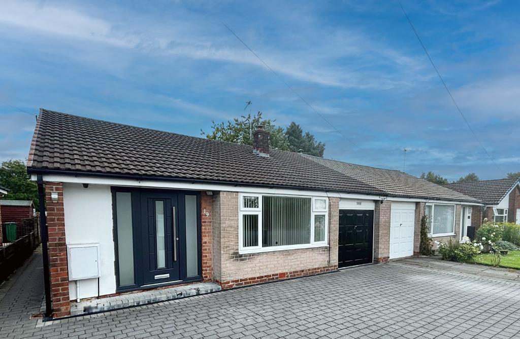 Sunnywood Drive, Tottington, Bury, BL8 3EN